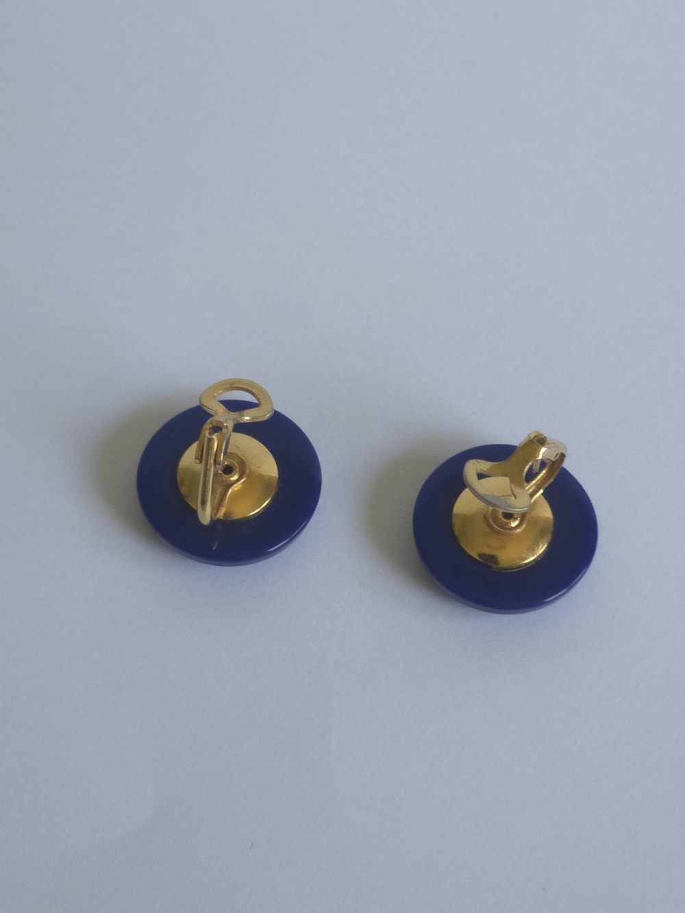 Vintage 1980s Cobalt Navy Blue Enamel Button Clip On Earrings Gold Tone - Picture 8 of 11